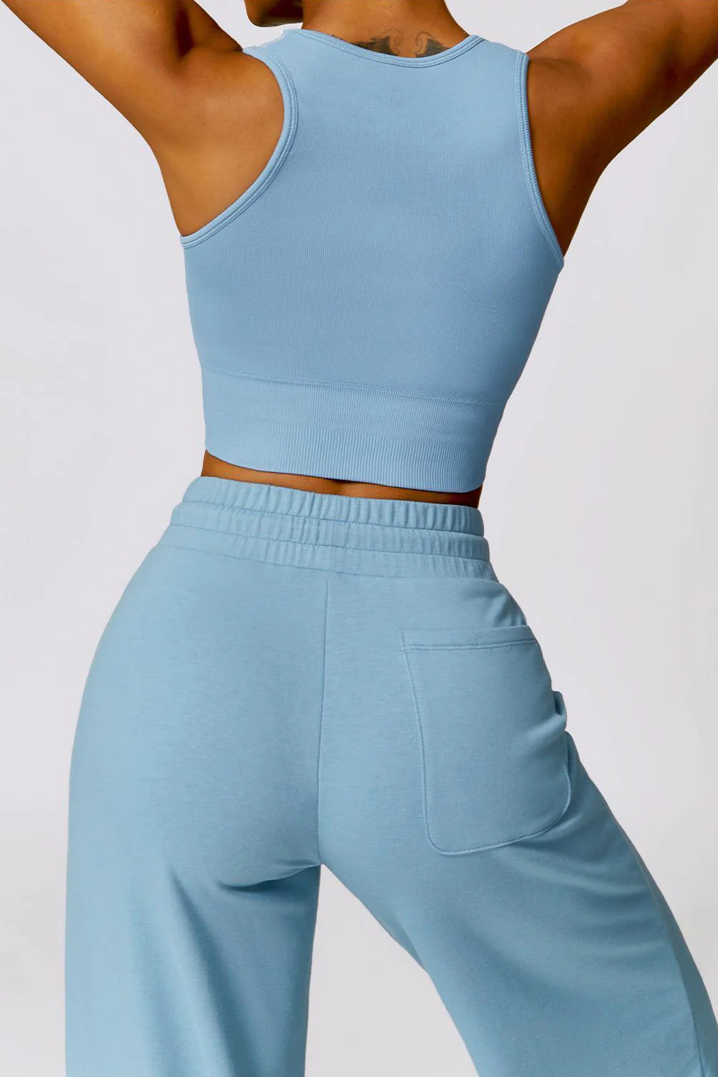 KATCH ME U-Neck Seamless Shaping Crop Tank With Cups - Image 4